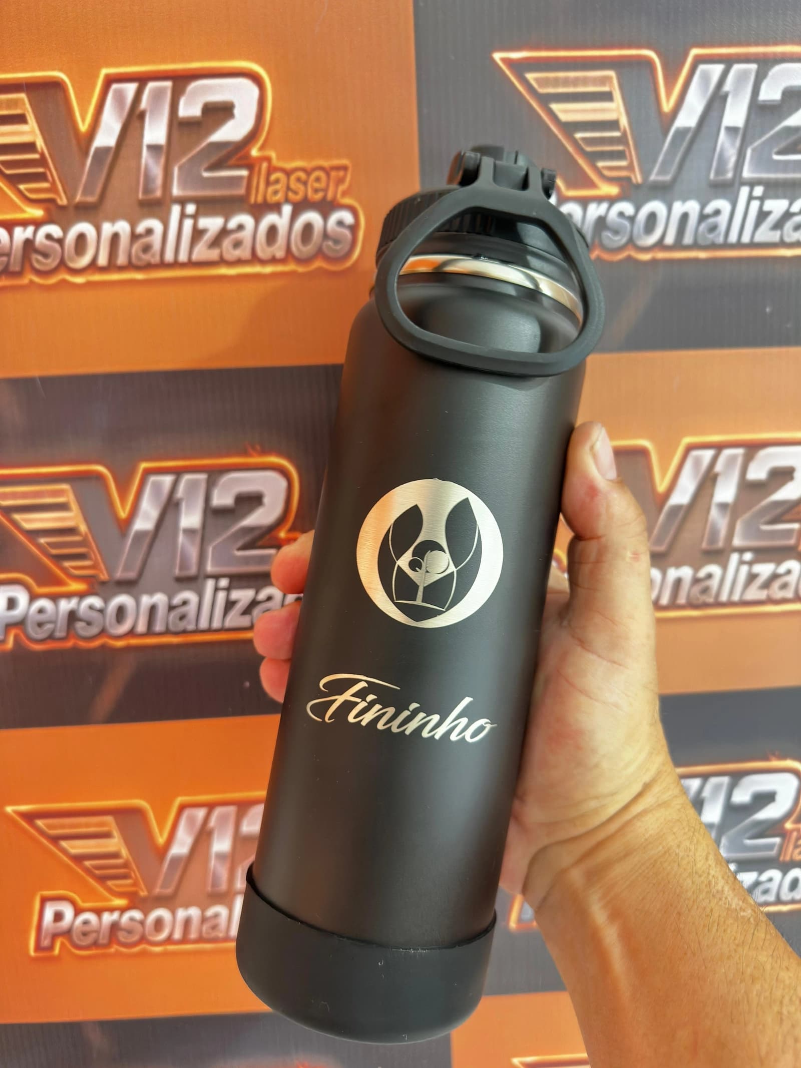 Garrafa Térmica com Alça Preta